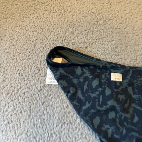 Vuori Aqua Bikini Bottom Color: Beryl Spots Size XS VW709 - Picture 8 of 11